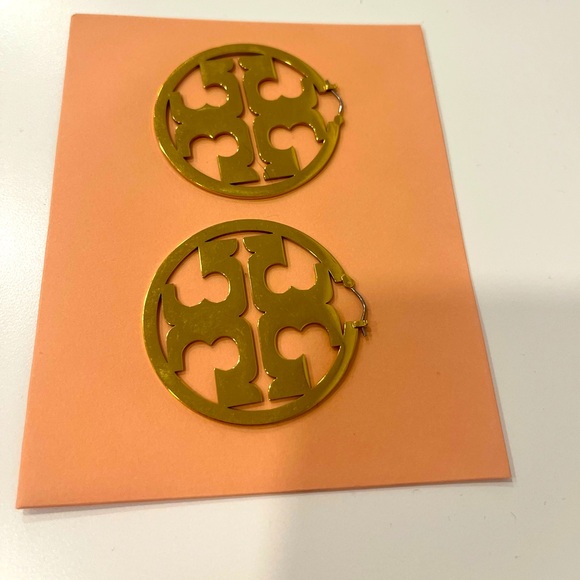 TORY BURCH MILLER HOOP EARRINGS - Picture 4 of 5